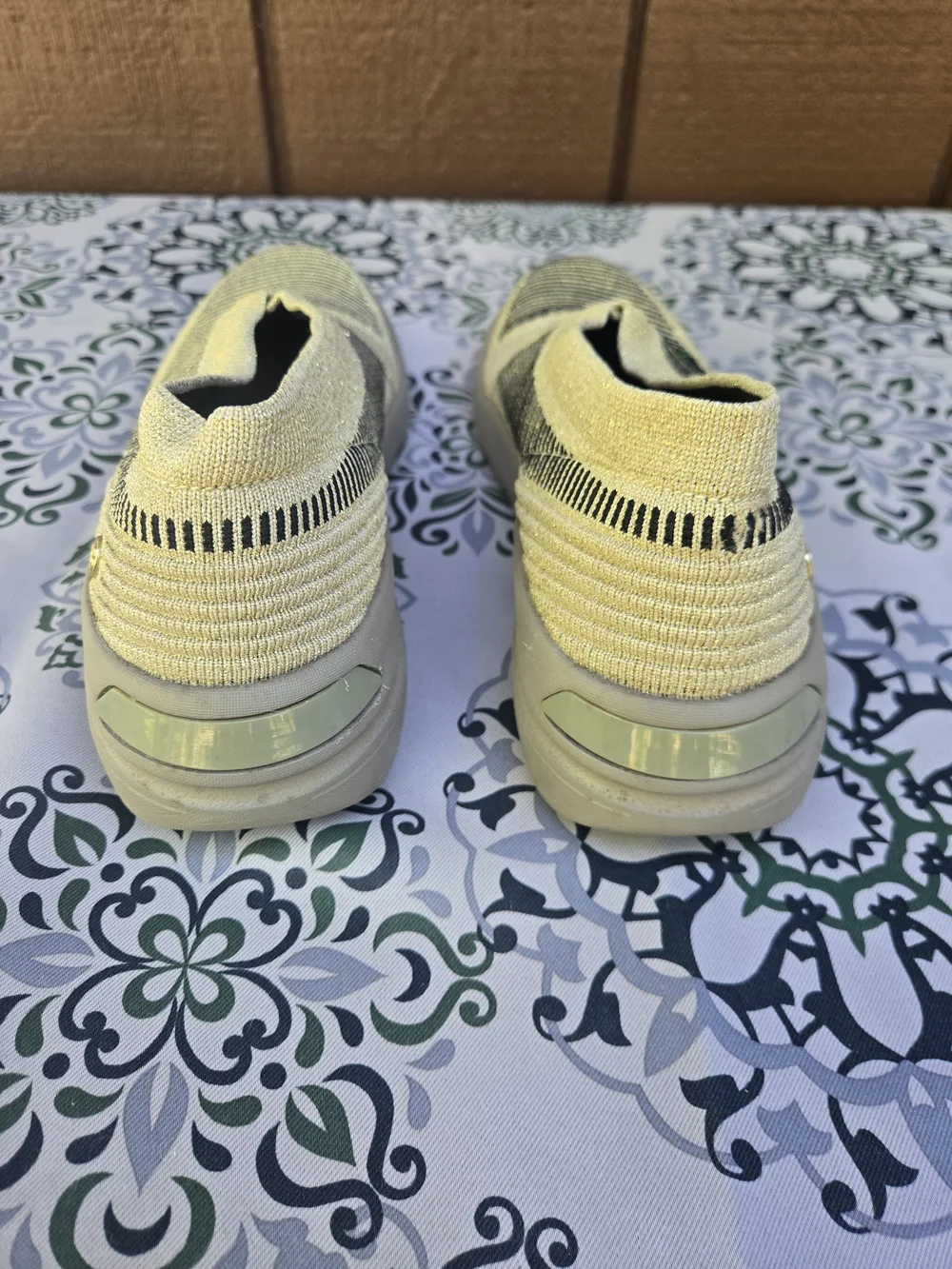 Bzees lightweight knit